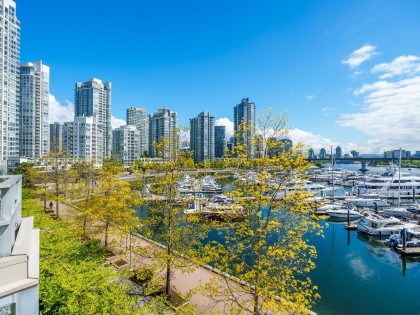 Photo 17 at 321 - 1228 Marinaside Crescent, Yaletown, Vancouver West
