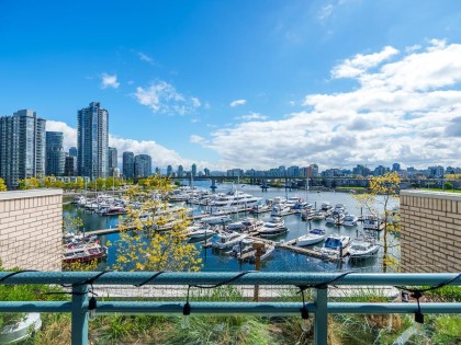 Photo 32 at 321 - 1228 Marinaside Crescent, Yaletown, Vancouver West