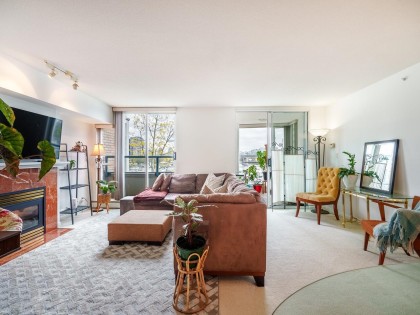 Photo 5 at 321 - 1228 Marinaside Crescent, Yaletown, Vancouver West