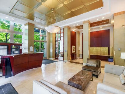 Photo 4 at 321 - 1228 Marinaside Crescent, Yaletown, Vancouver West