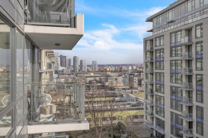 Photo 7 at 1405 - 1788 Columbia Street, False Creek, Vancouver West