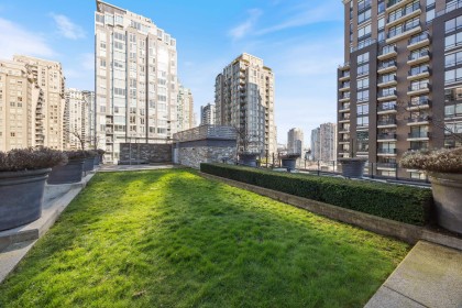 Photo 27 at 1801 - 1088 Richards Street, Yaletown, Vancouver West