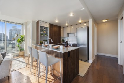 Photo 7 at 1801 - 1088 Richards Street, Yaletown, Vancouver West