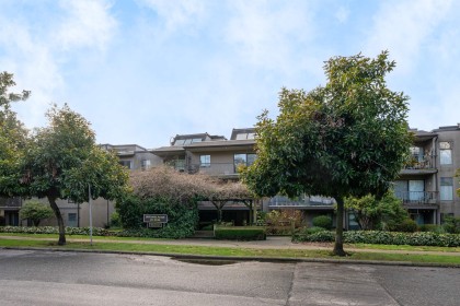 Photo 3 at 215 - 251 W 4th Street, Lower Lonsdale, North Vancouver