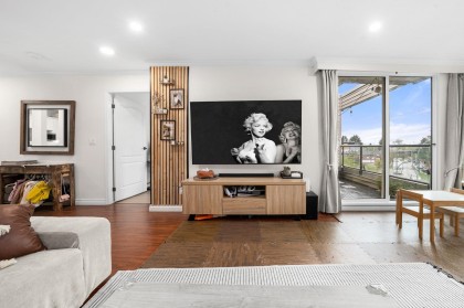 Photo 9 at 305 - 1318 W 6th Avenue, Fairview VW, Vancouver West