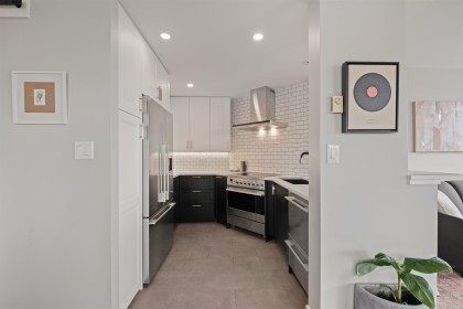 Photo 20 at 303 - 408 Lonsdale Avenue, Lower Lonsdale, North Vancouver