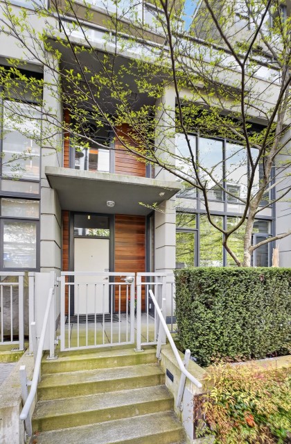 Photo 3 at 112 W 1st Avenue, False Creek, Vancouver West
