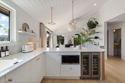 Photo 8 at 2375 Caledonia Avenue, Deep Cove, North Vancouver