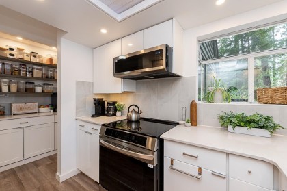 Photo 10 at 3398 William Avenue, Lynn Valley, North Vancouver