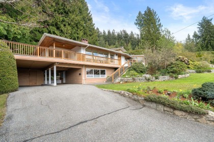 Photo 2 at 234 Rondoval Crescent, Upper Delbrook, North Vancouver