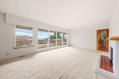 Photo 7 at 234 Rondoval Crescent, Upper Delbrook, North Vancouver