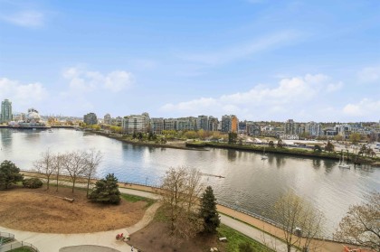 Photo 2 at 1101 - 980 Cooperage Way, Yaletown, Vancouver West