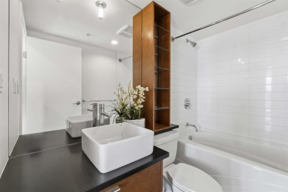 Photo 18 at 1101 - 980 Cooperage Way, Yaletown, Vancouver West