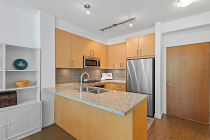 Photo 6 at 227 - 119 W 22nd Street, Central Lonsdale, North Vancouver