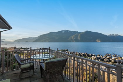 Photo 2 at 7 Beach Drive, Furry Creek, West Vancouver