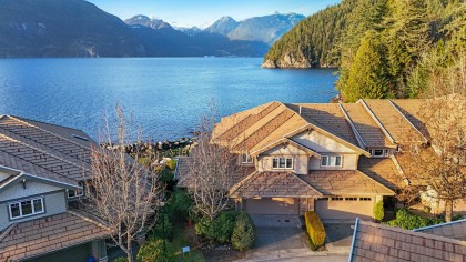 Photo 4 at 7 Beach Drive, Furry Creek, West Vancouver