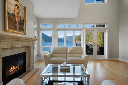 Photo 8 at 7 Beach Drive, Furry Creek, West Vancouver