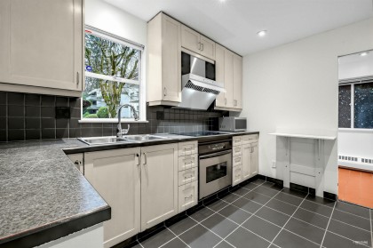 Photo 15 at 1109 - 235 Keith Road, Cedardale, West Vancouver