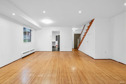 Photo 8 at 1109 - 235 Keith Road, Cedardale, West Vancouver