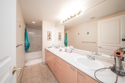Photo 13 at 906 - 108 E 14th Street, Central Lonsdale, North Vancouver