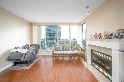 Photo 7 at 906 - 108 E 14th Street, Central Lonsdale, North Vancouver