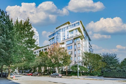 Photo 1 at PH1003 - 1288 Marinaside Crescent, Yaletown, Vancouver West