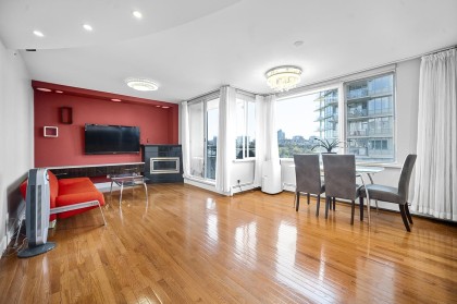 Photo 4 at PH1003 - 1288 Marinaside Crescent, Yaletown, Vancouver West
