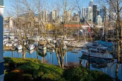 Photo 9 at 302 - 1502 Island Park Walk, False Creek, Vancouver West