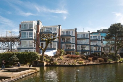 Photo 4 at 302 - 1502 Island Park Walk, False Creek, Vancouver West