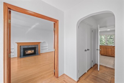 Photo 6 at 3894 Sunnycrest Drive, Forest Hills NV, North Vancouver