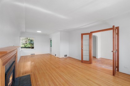 Photo 5 at 3894 Sunnycrest Drive, Forest Hills NV, North Vancouver
