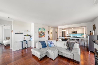 Photo 13 at 302 - 168 Chadwick Court, Lower Lonsdale, North Vancouver