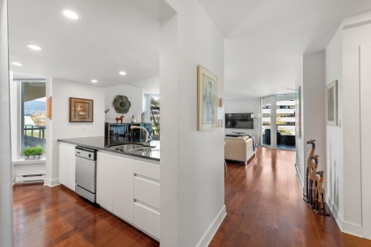 Photo 1 at 302 - 168 Chadwick Court, Lower Lonsdale, North Vancouver