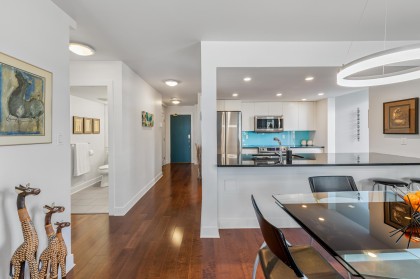 Photo 5 at 302 - 168 Chadwick Court, Lower Lonsdale, North Vancouver