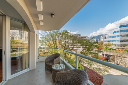Photo 9 at 302 - 168 Chadwick Court, Lower Lonsdale, North Vancouver