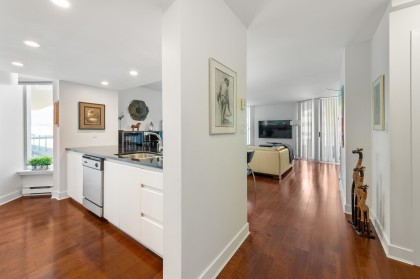 Photo 14 at 302 - 168 Chadwick Court, Lower Lonsdale, North Vancouver
