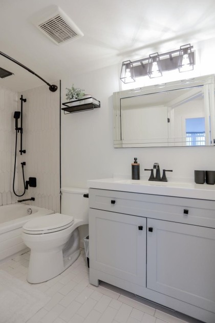 Photo 5 at 805 - 1166 Melville Street, Coal Harbour, Vancouver West