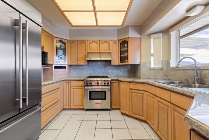 Photo 4 at 547 Tempe Crescent, Upper Lonsdale, North Vancouver