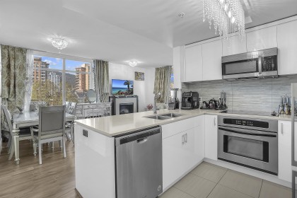 Photo 17 at 802 - 158 W 13th Street, Central Lonsdale, North Vancouver
