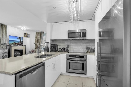 Photo 16 at 802 - 158 W 13th Street, Central Lonsdale, North Vancouver