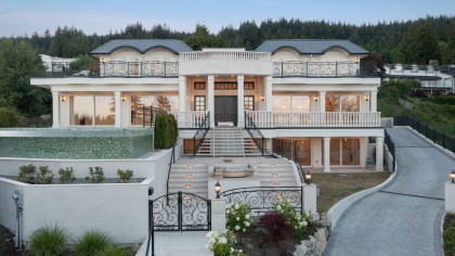 Photo 2 at 1445 Sandhurst Place, Chartwell, West Vancouver