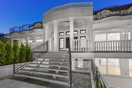 Photo 4 at 1445 Sandhurst Place, Chartwell, West Vancouver