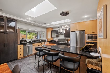 Photo 9 at 355 Rabbit Lane, British Properties, West Vancouver