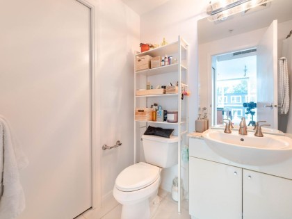Photo 16 at 401 - 138 E Esplanade, Lower Lonsdale, North Vancouver