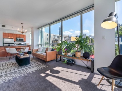 Photo 3 at 401 - 138 E Esplanade, Lower Lonsdale, North Vancouver