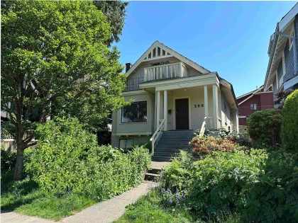 Photo 1 at 3086 W 2nd Avenue, Kitsilano, Vancouver West