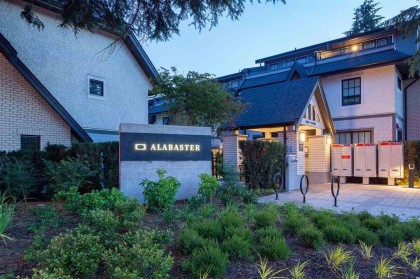 Photo 1 at 7893 Oak Street, Marpole, Vancouver West