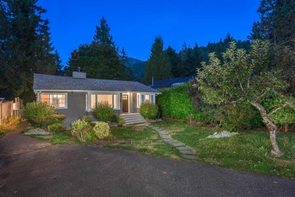 Photo 2 at 6431 Rosebery Avenue, Horseshoe Bay WV, West Vancouver