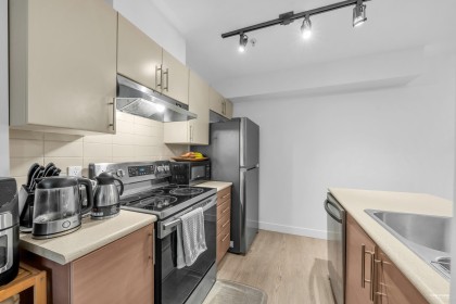 Photo 6 at 103 - 5692 Kings Road, University VW, Vancouver West