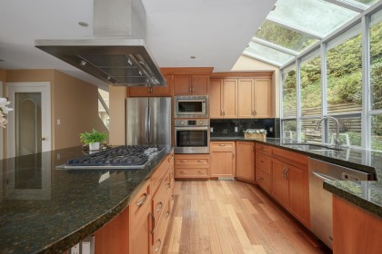 Photo 14 at 4827 Northwood Place, Cypress Park Estates, West Vancouver